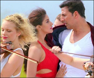 Akshay-Asin's racy number 'Lonely' from KHILADI 786